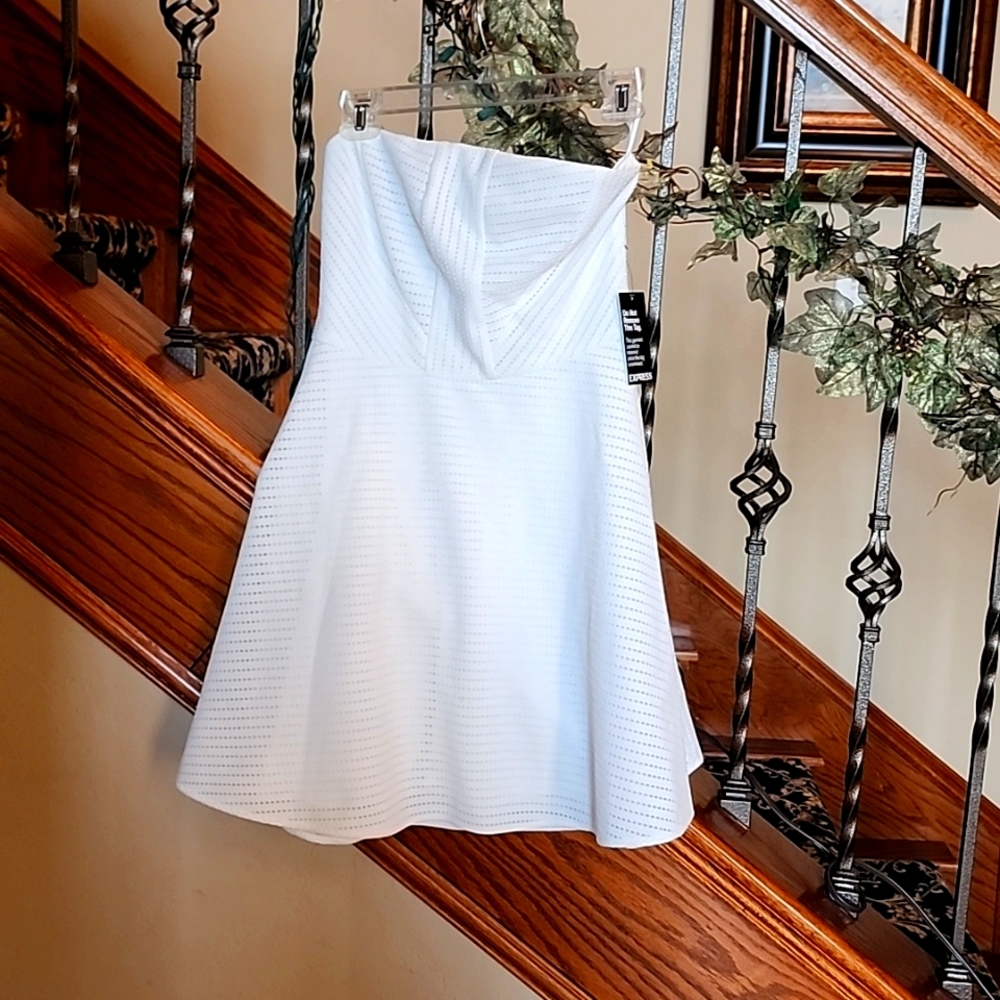 EXPRESS WHITE DRESS SIZE 8